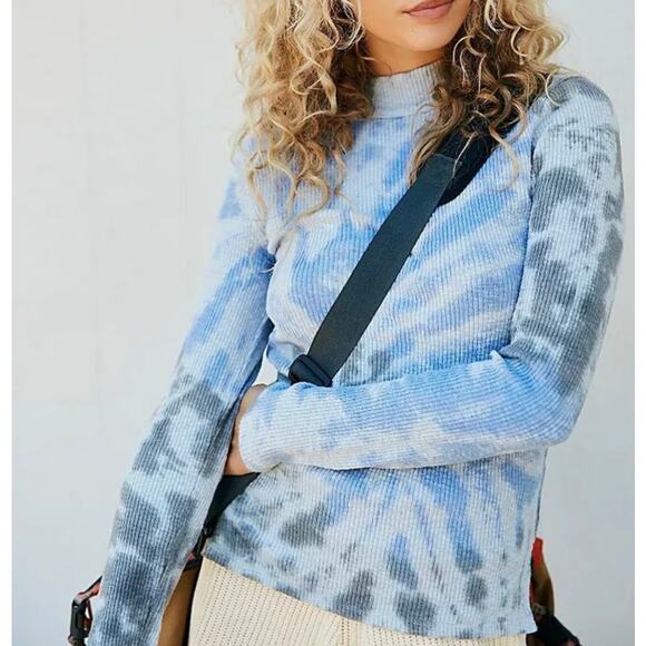 We The Free Swirl Tee Sz Small Light Night Tie Dye Mock Neck Long Sleeve Womens - Picture 1 of 8